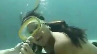 Cumming underwater